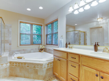 2441 Abigail Ct Prince-large-045-076-Owners Bathroom-1500x1000-72dpi
