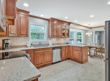 5130 Turtle Creek Dr Port-large-018-017-Kitchen-1500x1000-72dpi