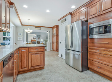 5130 Turtle Creek Dr Port-large-020-015-Kitchen-1499x1000-72dpi
